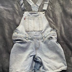 Levis Denim Overalls! ☁️